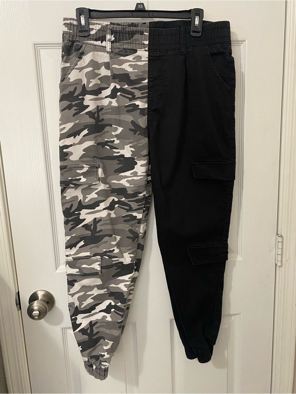 VIP Two-Tone Women’s Cargo Joggers in Black and Gray Camo